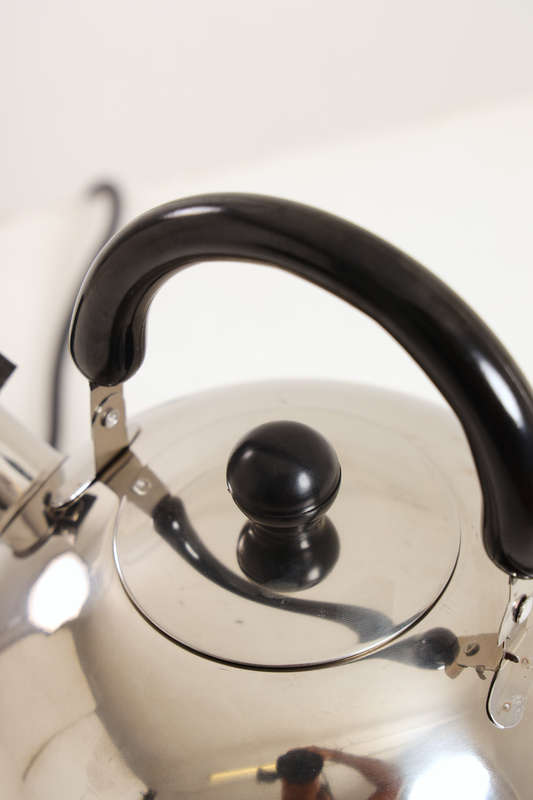 Stainless Steel Whistling Kettle - 2L