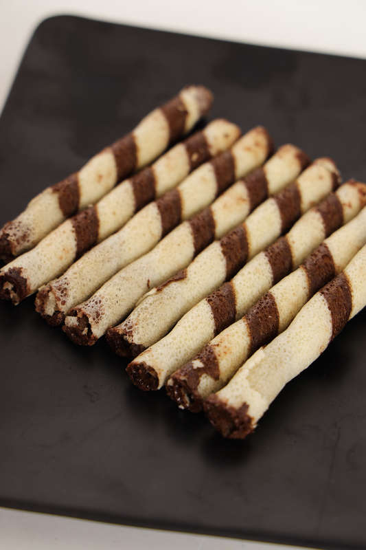 Astor Chocolate or Vanilla Wafer Sticks 40g