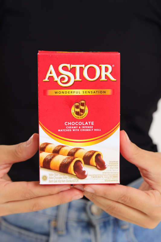 Astor Chocolate or Vanilla Wafer Sticks 40g