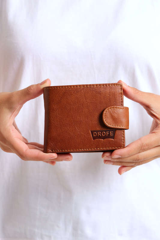 Men's Genuine Leather Bi-Fold Wallet With Multiple Compartments