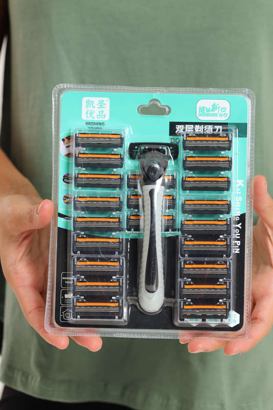 Basics 3 Blade Motion Sphere Razor for Men 21s