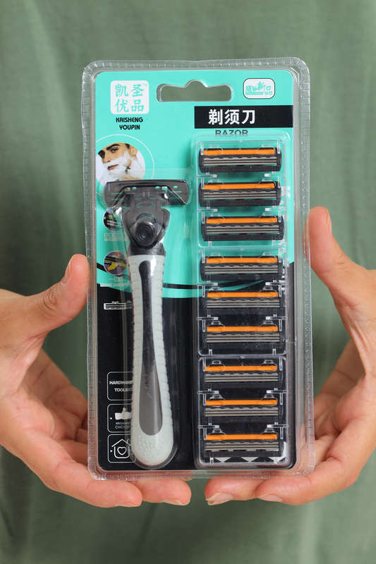 Basics 3 Blade Motion Sphere Razor for Men 9s