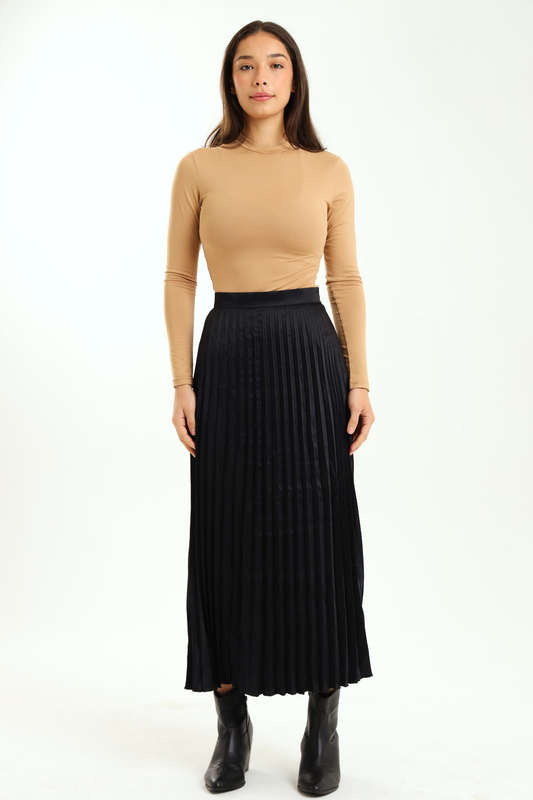 Ladies Black Pleated Maxi Skirt