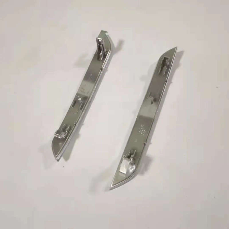 White reflectors for left and right side lights are suitable for BMW x5x6 63147187087 63147187088