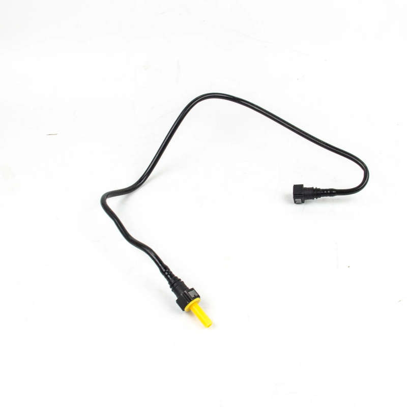 Fuel Supply Pipe For Dongfeng Peugeot 307308 3008 Citroen Sega 1.6T Fuel Grid Pipe Two-way