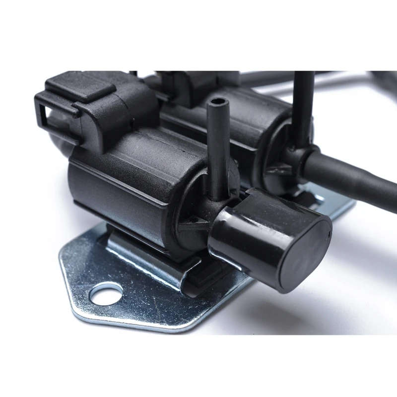 Car Vacuum Wheel Clutch Control Solenoid Valve K5T47776, K5T81794 for Mitsubishi Pajero L200 L300