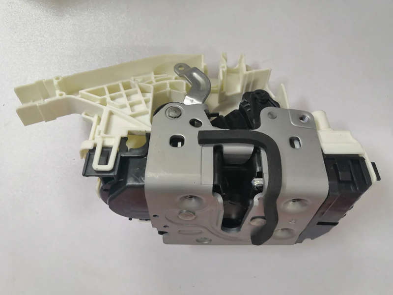 suitable for Mercedes Benz W212 E-class front right door latch actuator 0997200435 straight NEW