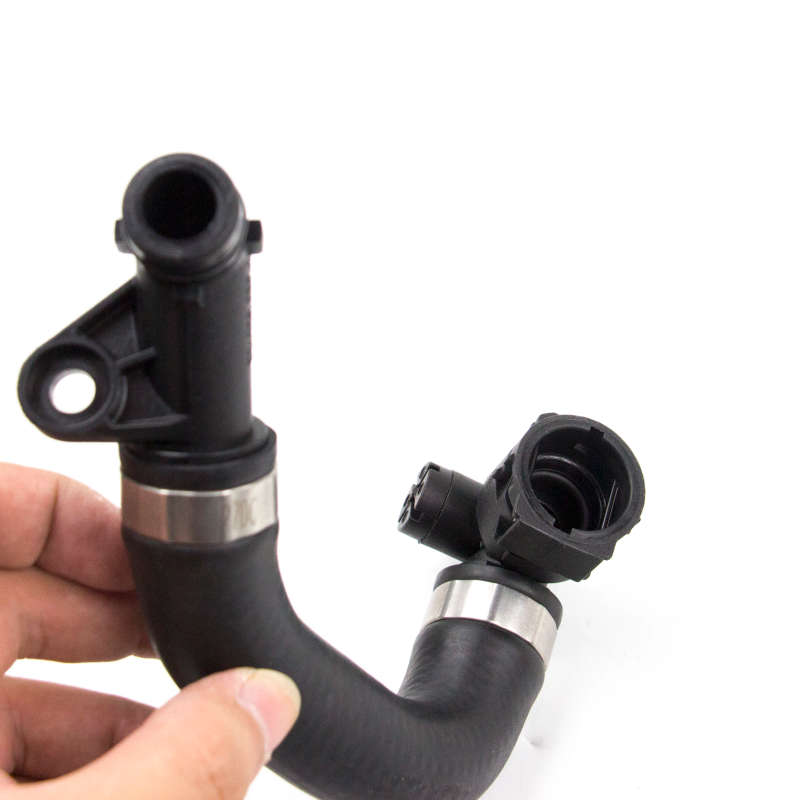 17117620688 Engine Radiator Coolant Hose For BMW E89 Z4 X1 E84