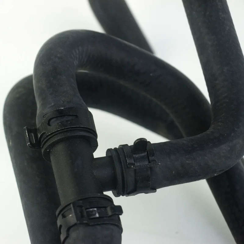 High Quality Water Tank Lower Water Hose Radiator Outlet Pipe Joint For Citroen C4L 1.8T