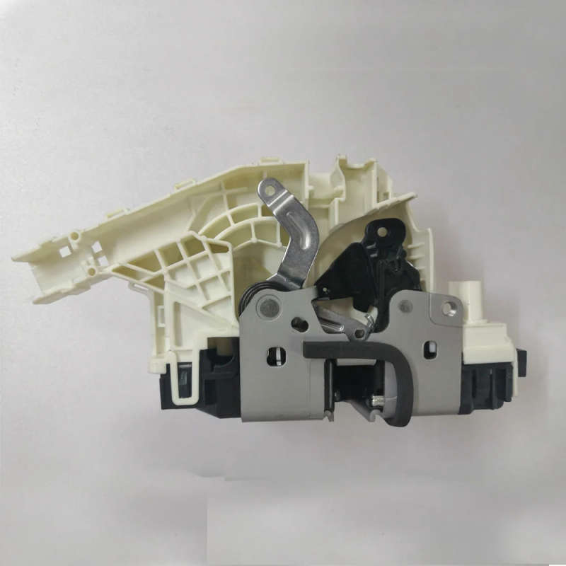 suitable for Mercedes Benz w207 W204 front door lock mechanism passenger right 2047201835