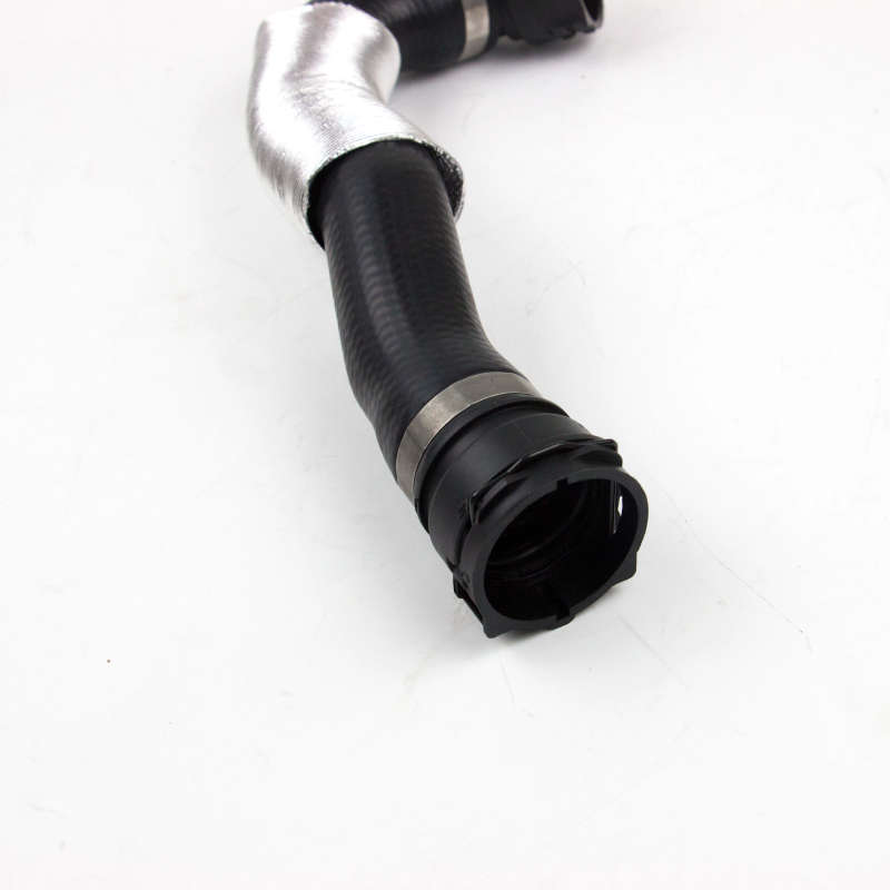 17127552404 Water Tank Connection Lower Thermostat Water Hose For BMW 1 39; E81/E82/E87 LCI