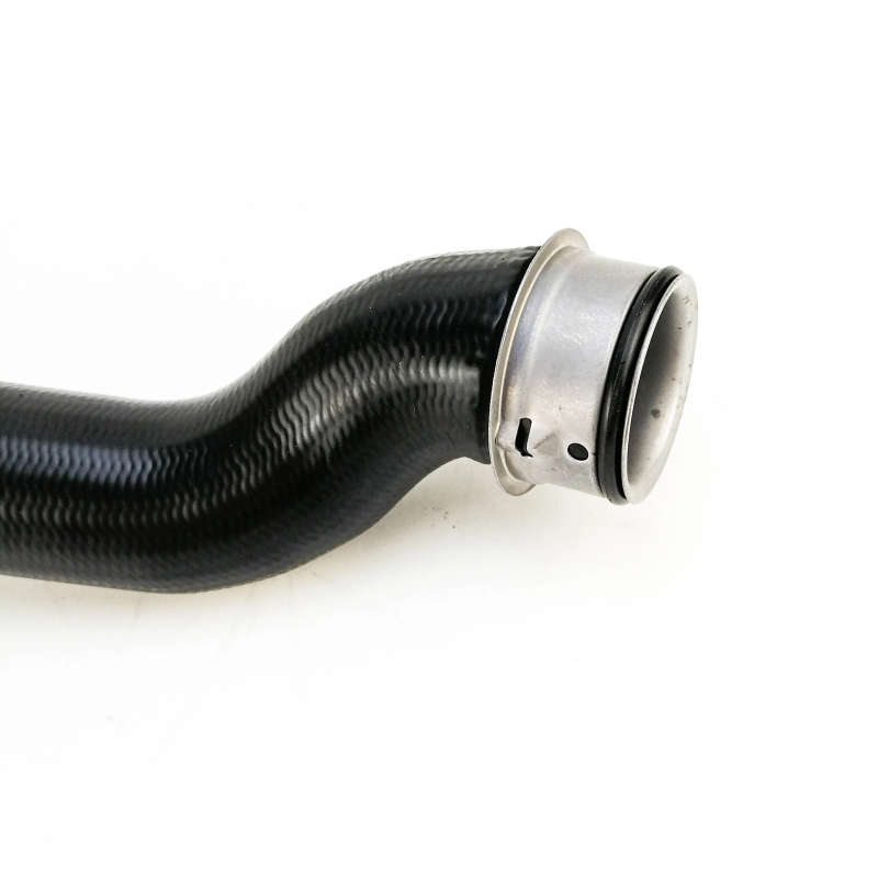 Water Tank Connection Lower Hose For Mercedes Benz GL450/500 4MATIC GL550 4MATIC Rubber Pipe