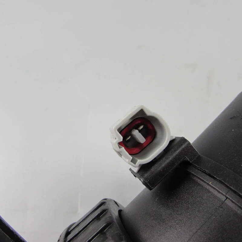 Car Fuel Filter Box with Filter 23300-0L041 23300-0L042 for Toyota Hilux Vigo