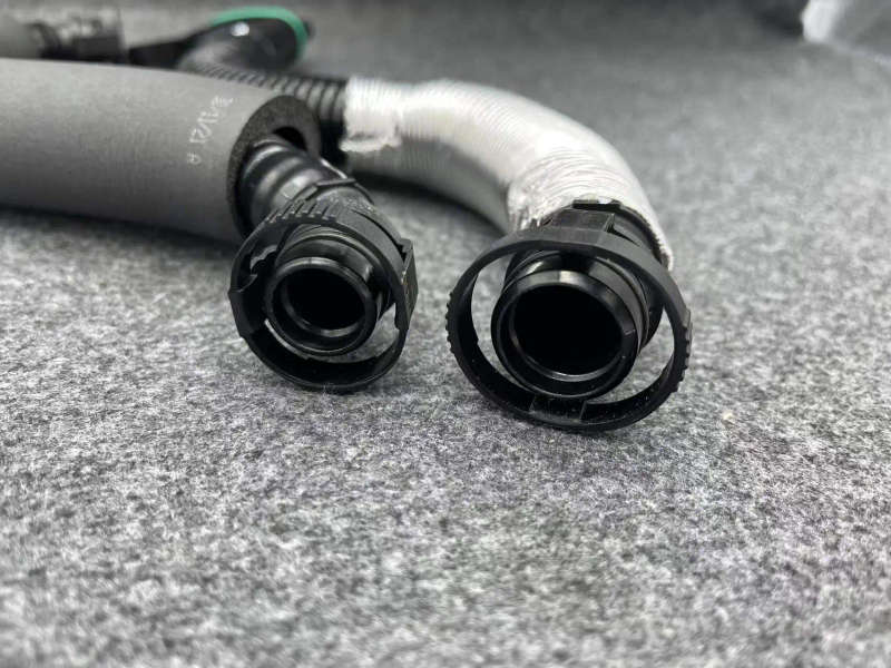 Oil Water Separator Vent Hose Exhaust Pipe For Passat B6 B7 Golf 6 MK6 Tiguan A3 8P A4 B8 A5 Q5