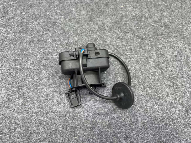 Fuel Tank Door Lock Motor Actuator Control Unit For VW Golf Variant MK6 Scirocco Tiguan Golf MK6