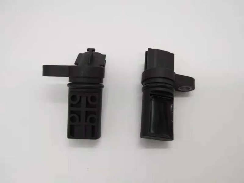 2PCS Camshaft position Sensor For Nissan Micra Frontier