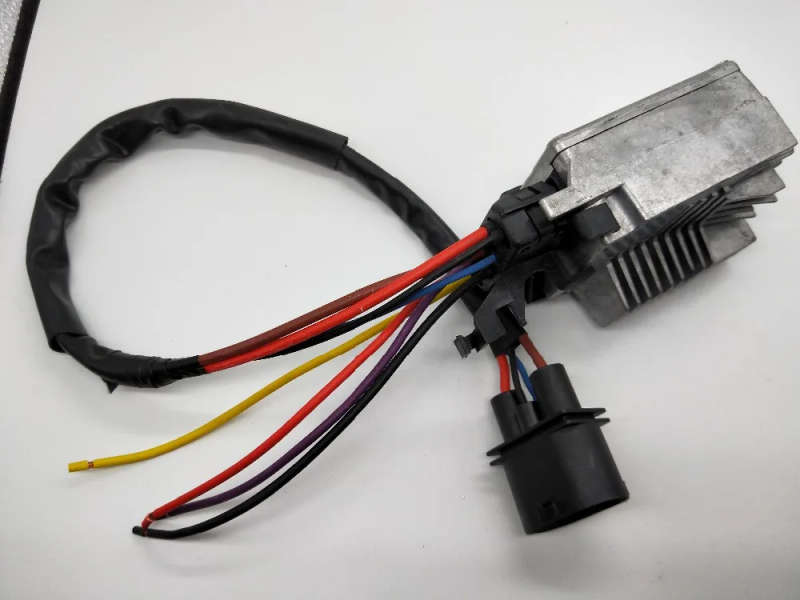 Radiato Cooling Fan Control module For Audi A6 C6 Skoda Octavia 2.0 TDI/TFSI