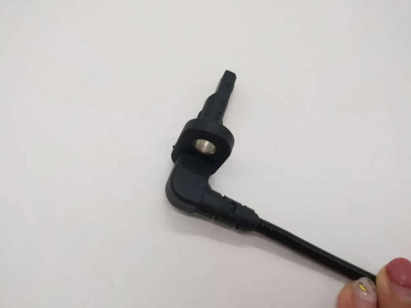 ABS sensor front for Renault Master III Bus 2.3 dci 125 FWD (jv0c, jv0d, jv0h) 92kw 125cv