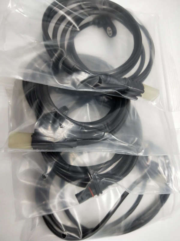 4PCS Right ABS Sensor for Mercedes-Benz W906 Sprinter w906 VW Crafter