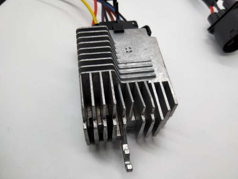 Radiato Cooling Fan Control module For Audi A6 C6 Skoda Octavia 2.0 TDI/TFSI