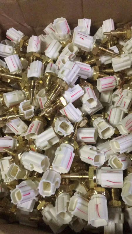 10PCS TEMPERATURE SENSOR Coolant Water Switch For Toyota