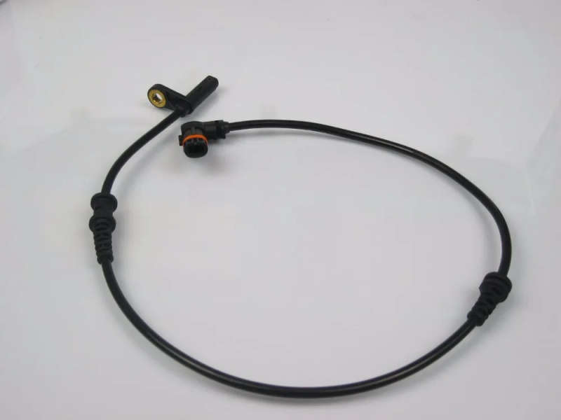 ABS wheel speed sensor for MERCEDES BENZ W204 S204 Sedan Wagon 1.6-3.5L