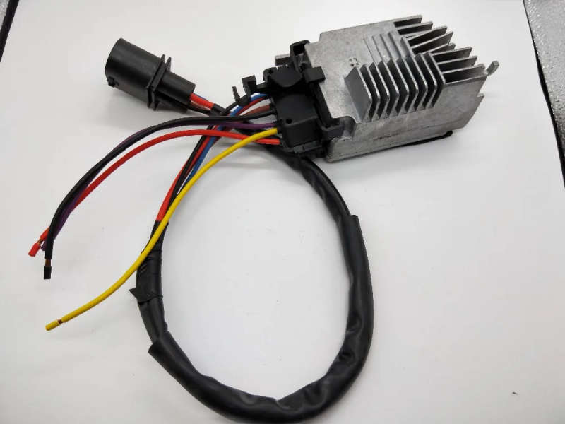 Radiato Cooling Fan Control module For Audi A6 C6 Skoda Octavia 2.0 TDI/TFSI