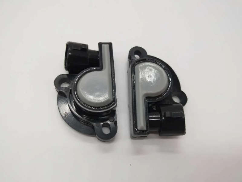 2PCS TPS Throttle Position Sensor For Opel Combo Kadett 17106682 17087654