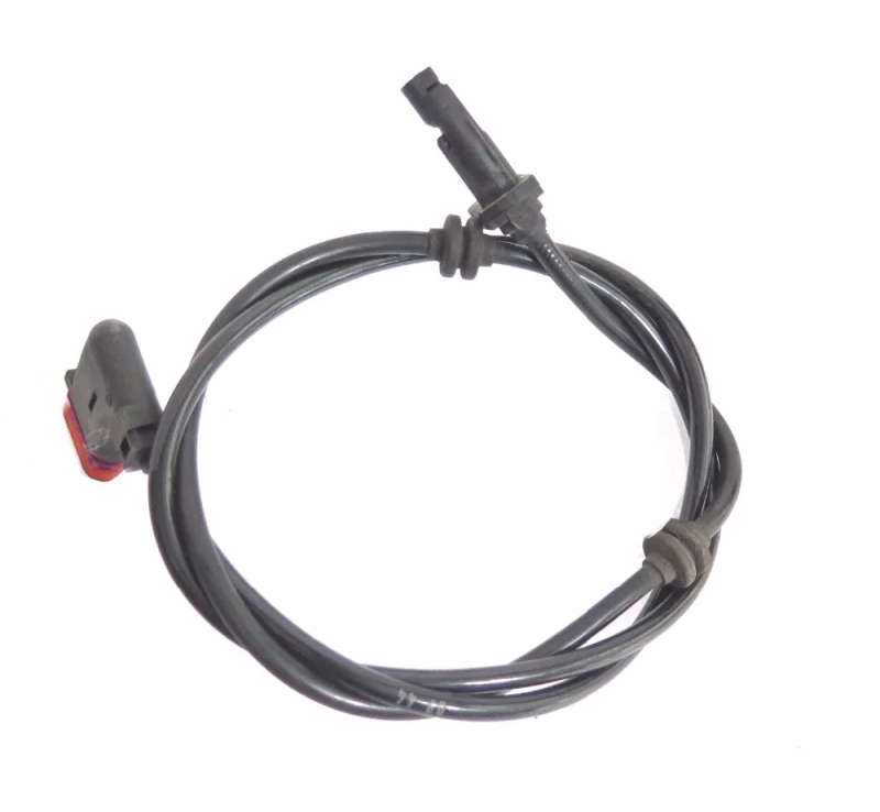 Wheel ABS Speed Sensor FOR Mercedes C Class C204 A207 S212 W207 2009 OE A2075400317 0265008139