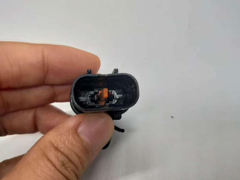Auto Front Left ABS Wheel Speed Sensor for Mitsubishi Pajero Triton 4670A595 4670A877