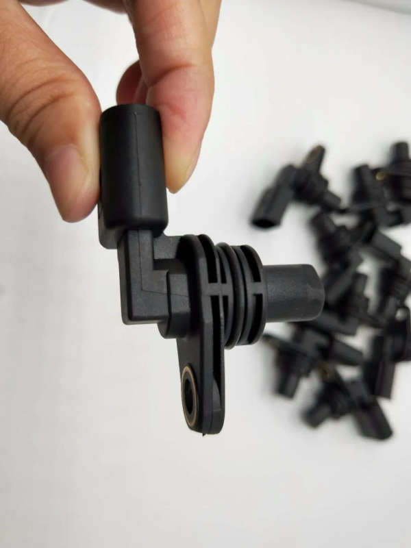 10PCS and low price CAMSHAFT POSITION SENSOR FOR AUDI SEAT SKODA