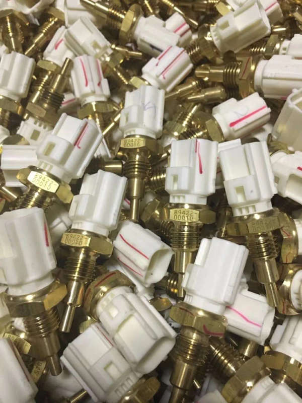10PCS TEMPERATURE SENSOR Coolant Water Switch For Toyota