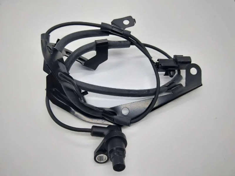 Auto Front Left ABS Wheel Speed Sensor for Mitsubishi Pajero Triton 4670A595 4670A877