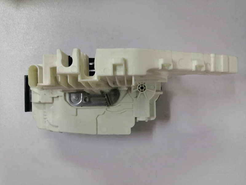 suitable for Mercedes Benz W212 E-class front right door latch actuator 0997200435 straight NEW