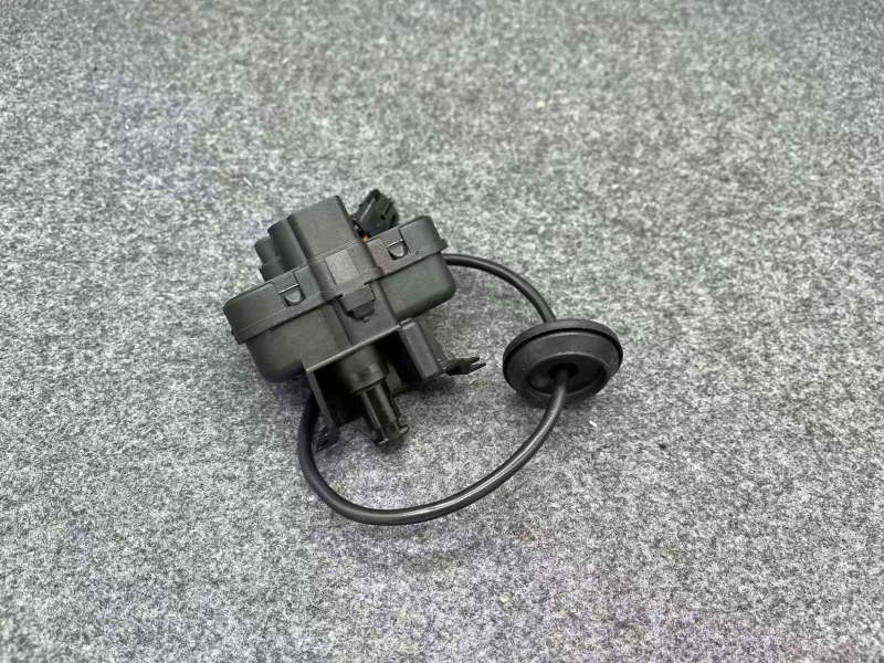 Fuel Tank Door Lock Motor Actuator Control Unit For VW Golf Variant MK6 Scirocco Tiguan Golf MK6