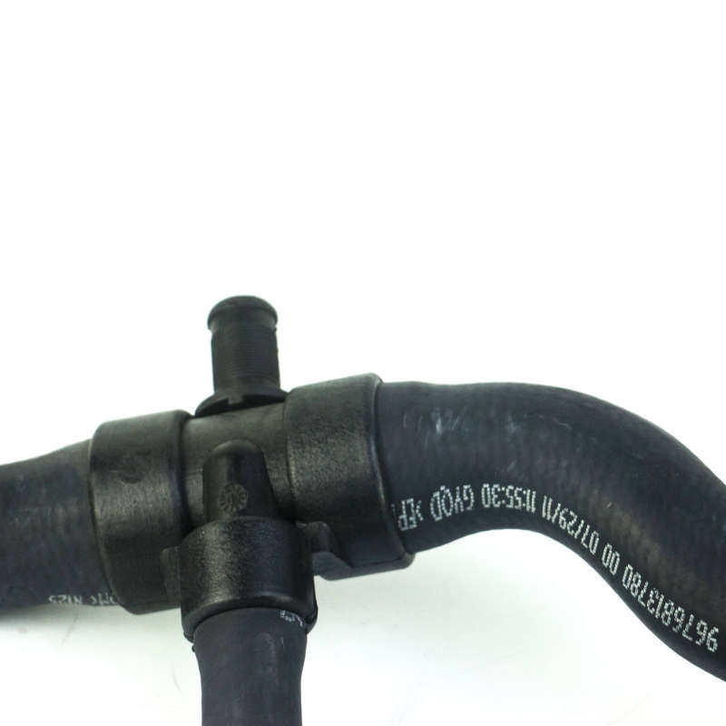 Radiator Outlet Pipe 135224 For Dongfeng Citroen C5 2.0 Automatic