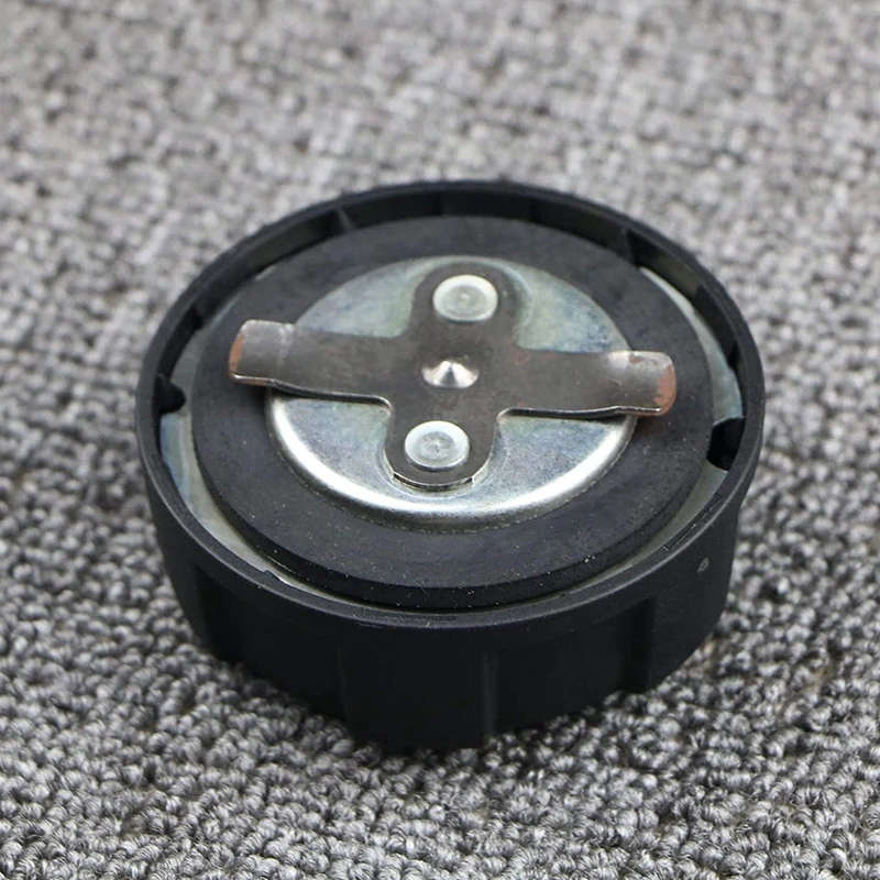 Engine Oil Filler Cover Lid Car Filler Cap for Volvo 780 850 940 960 C70 S80 S90 V40 V70 2000-16