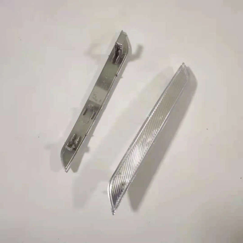 White reflectors for left and right side lights are suitable for BMW x5x6 63147187087 63147187088