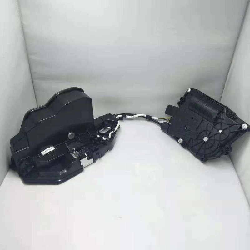 The central lock of the door lock assembly for the right rear of BMW lock machine 7 series