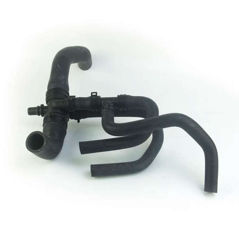 High Quality Water Tank Lower Water Hose Radiator Outlet Pipe Joint For Citroen C4L 1.8T