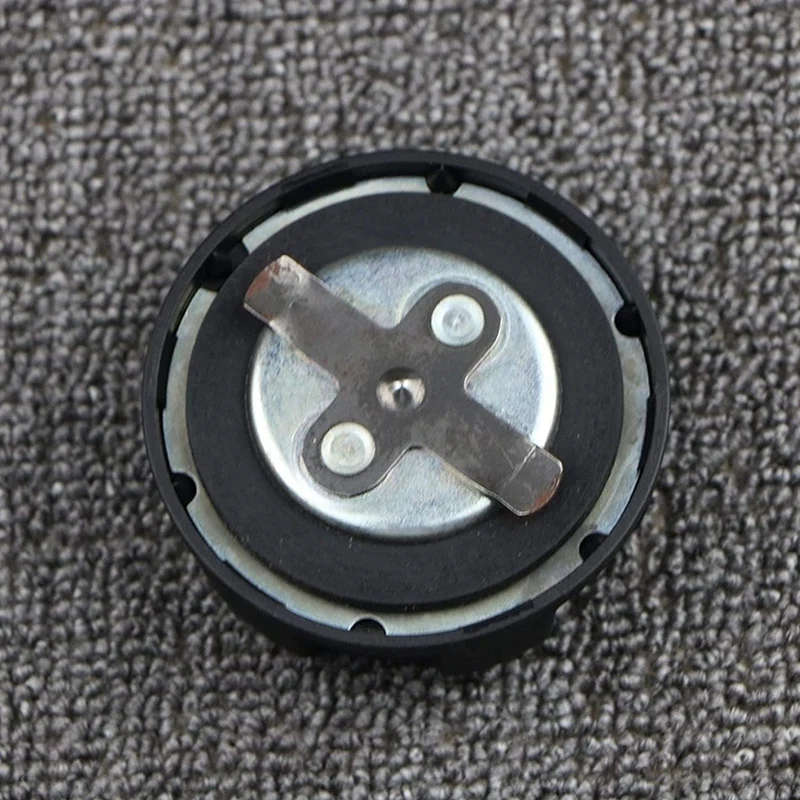 Engine Oil Filler Cover Lid Car Filler Cap for Volvo 780 850 940 960 C70 S80 S90 V40 V70 2000-16