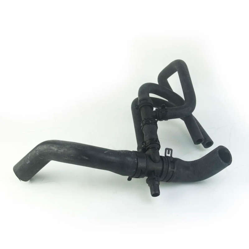 High Quality Water Tank Lower Water Hose Radiator Outlet Pipe Joint For Citroen C4L 1.8T