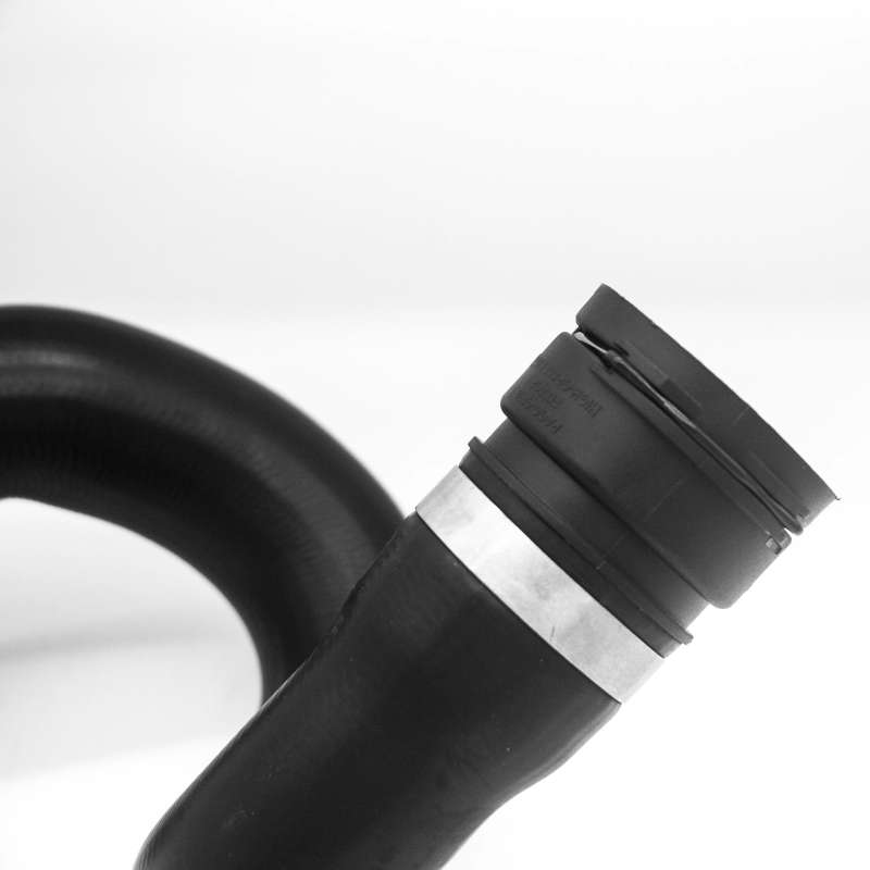 17127537108 Car Accessories Lower Radiator Hose For BMW E70 X5 3.0 XDrive 30i