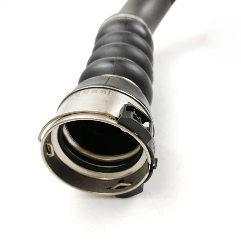 13718616211 Turbocharger Tube Air Pipe For BMW 1 39;/2 39;/X1 Mini