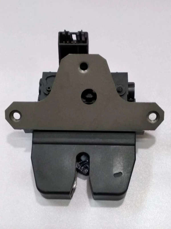 The rear door lock block and trunk lock machine for Freelander 2 rear trunk lock block lr008546