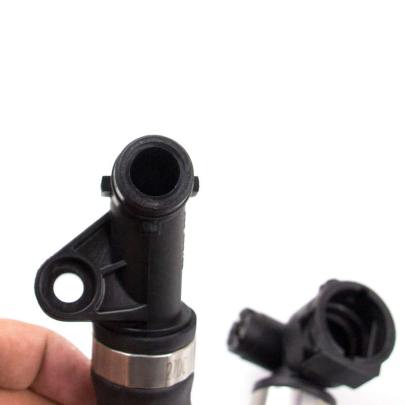 17117620688 Engine Radiator Coolant Hose For BMW E89 Z4 X1 E84