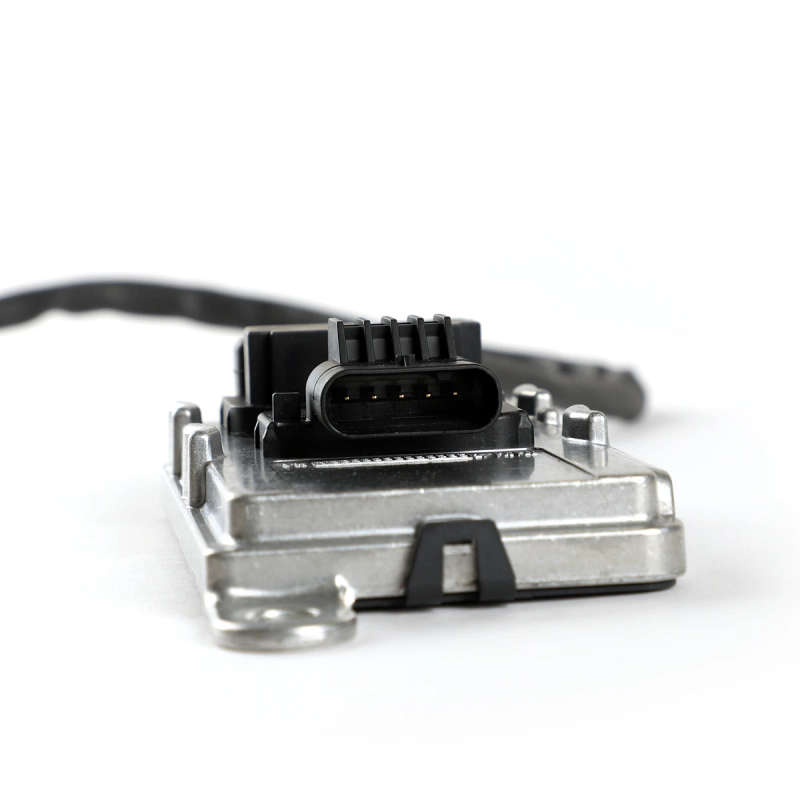 24V Original Nitrogen Oxide Nox Sensor For CUMMINS KAMAZ-6520 YUCHAI/FAW J6 5WK97103A 5WK9 7103A