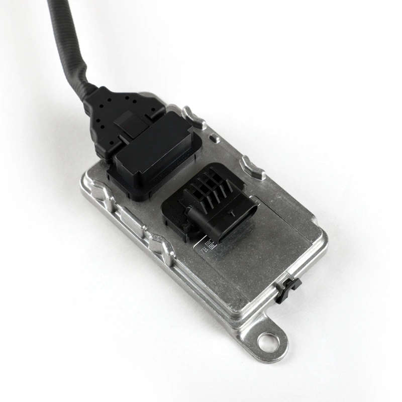 24V Original Nitrogen Oxide Nox Sensor For CUMMINS KAMAZ-6520 YUCHAI/FAW J6 5WK97103A 5WK9 7103A