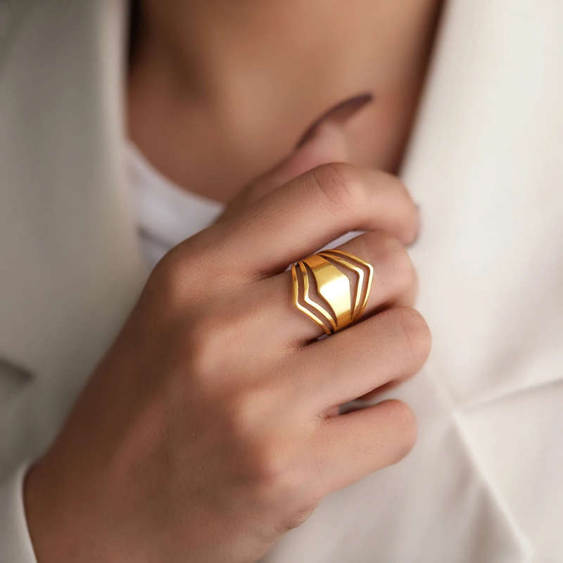 ** GENUINE STAINLESS STEEL ** Geometric Rhombus Antique Rings Gold Colour Size 9