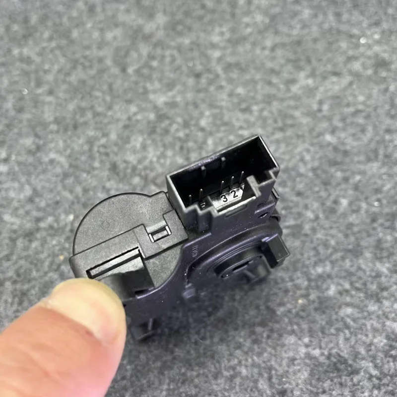 Servo motor for temperature regulating motor is suitable for Tiguan Golf T-Roc Lamando CC A3
